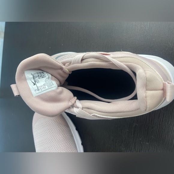 Nike Shoes Size 11 Womens Legend Essential Rose Running GREAT CONDITION - Picture 6 of 6